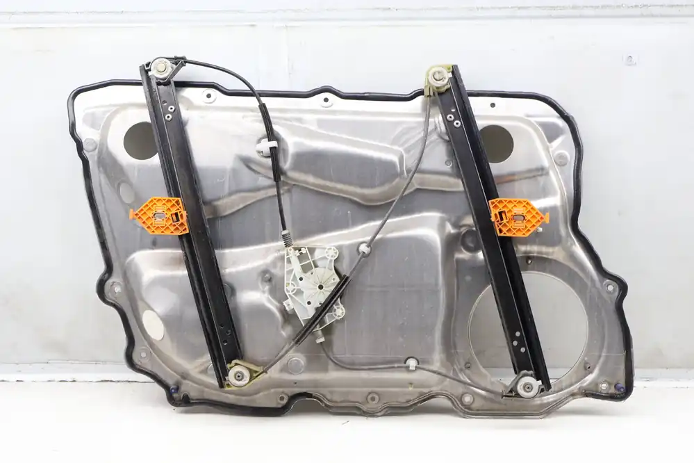 Don’t Miss Out Audi Front Right Power Window Regulator W/ Panel 4E0837850