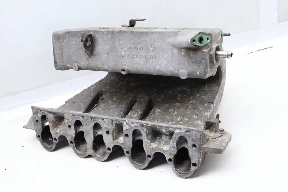 VW Intake Manifold (EuroVan) 023133223 Discount